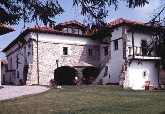 Hotel La Casona De Suesa Exterior foto